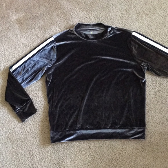 Xersion Workout Long Sleeve - Picture 2 of 7